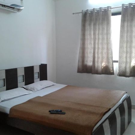 אליבג Hotel Kalpavruksha מראה חיצוני תמונה
